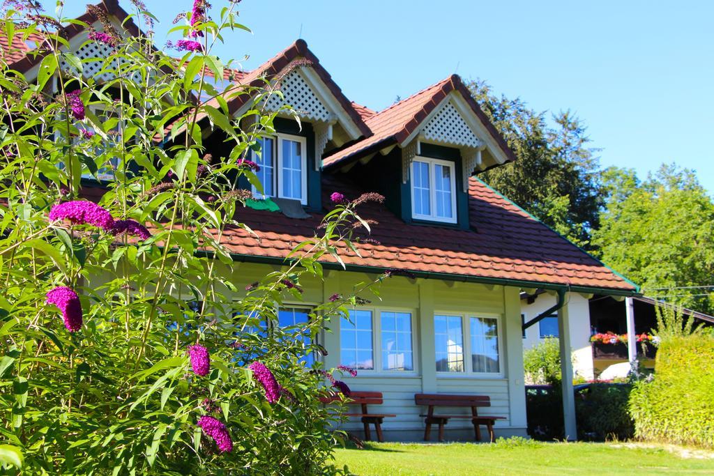 Litz - Das Erlebnishaus Am Attersee Hotell Seewalchen Exteriör bild